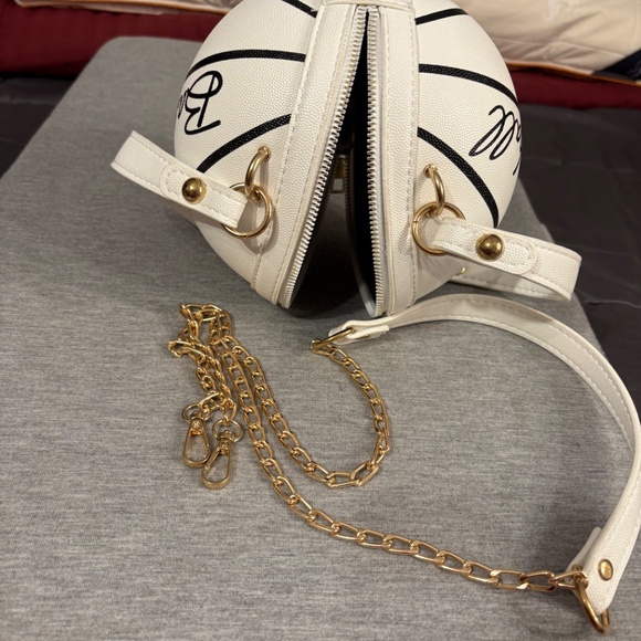 Basketball Purse - Picture 8 of 8